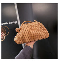 Quilted Clutch Handbang